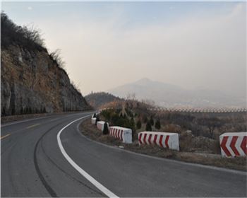 路線總體設(shè)計應(yīng)考慮哪些因素？